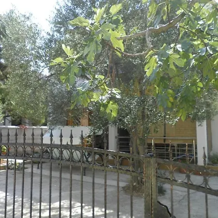Par Apartment *